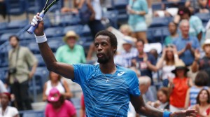 gael-monfils-between-legs-shot