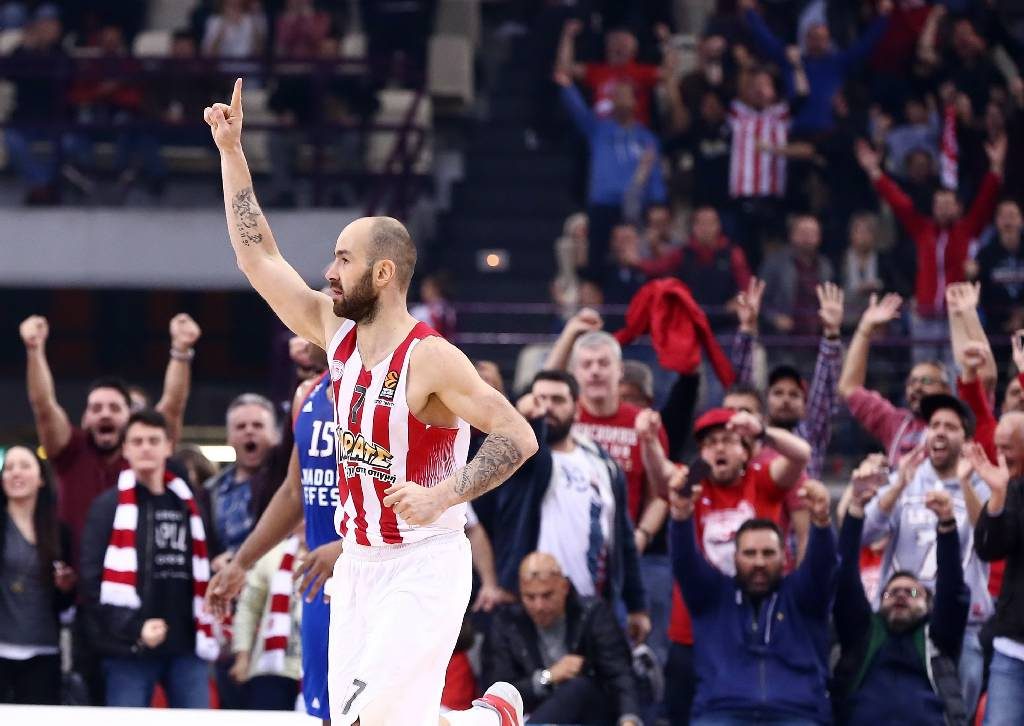 26-4-2017-efes-olympiakos