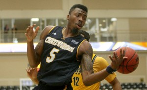 1201143col_BW_MBB_Chattanooga_at_Kennesaw_t1070_hf95366561a3198f2d6e47bb33819f389d1f66a92