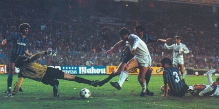 1984-85-Coppa-UEFA-24-aprile-1985-Real-Madrid-Inter-3-0-il-primo-gol-di-Santillana.jpg